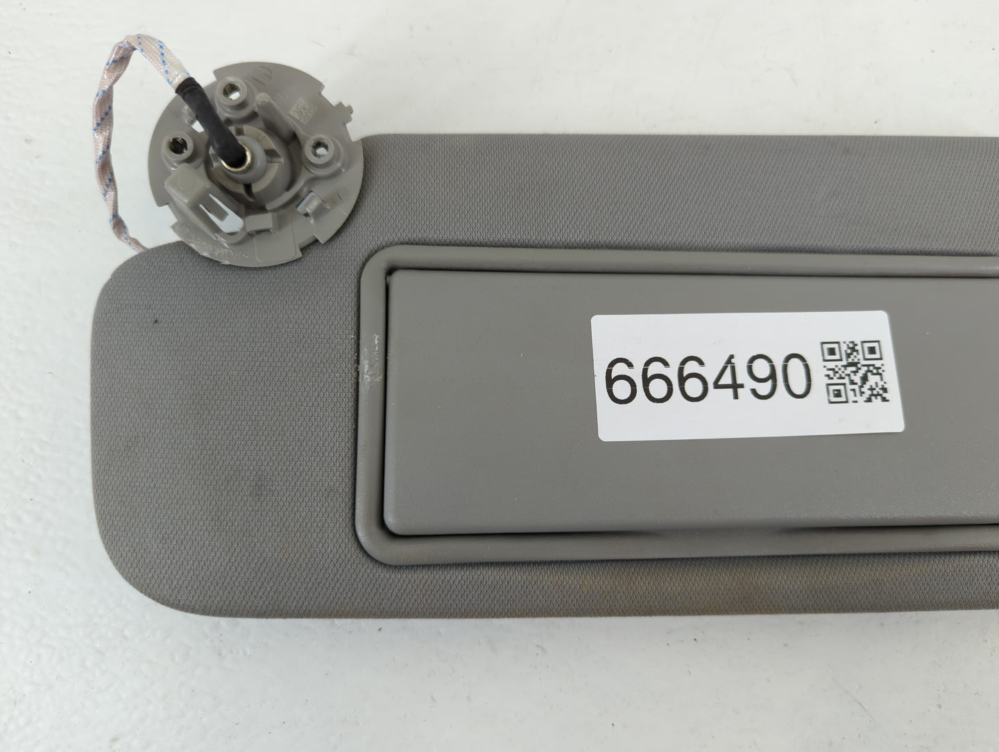 2016-2021 Chevrolet Malibu Sun Visor Shade Replacement Driver Left Mirror Fits Fits 2016 2017 2018 2019 2020 2021 OEM Used A