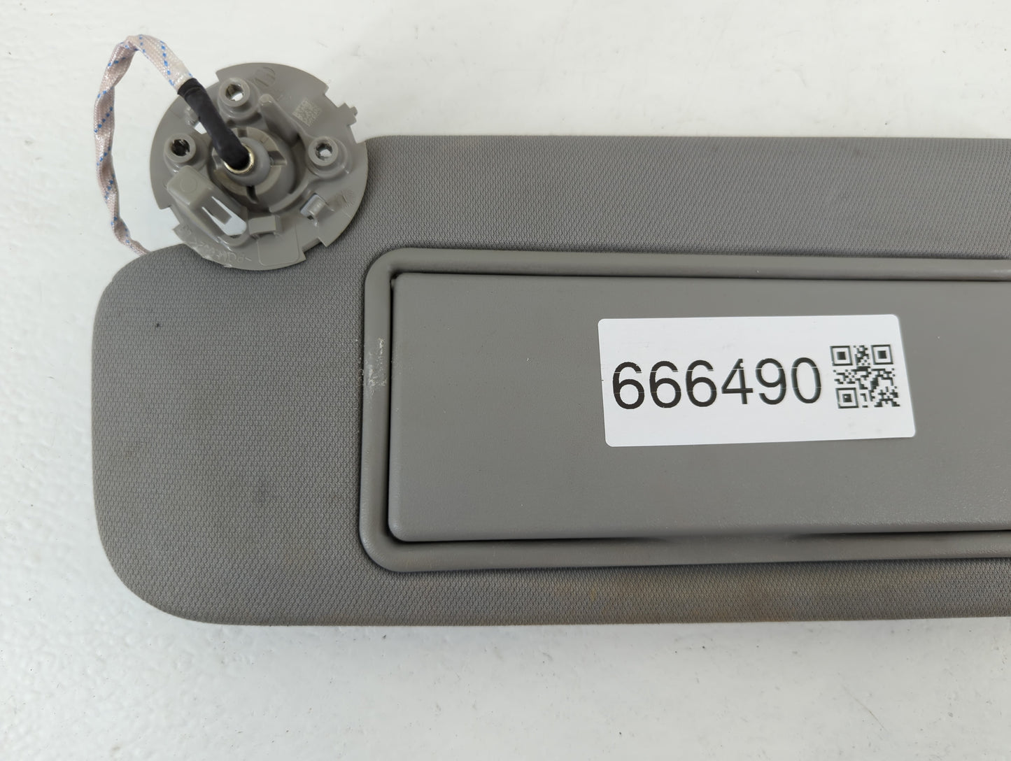 2016-2021 Chevrolet Malibu Sun Visor Shade Replacement Driver Left Mirror Fits Fits 2016 2017 2018 2019 2020 2021 OEM Used A