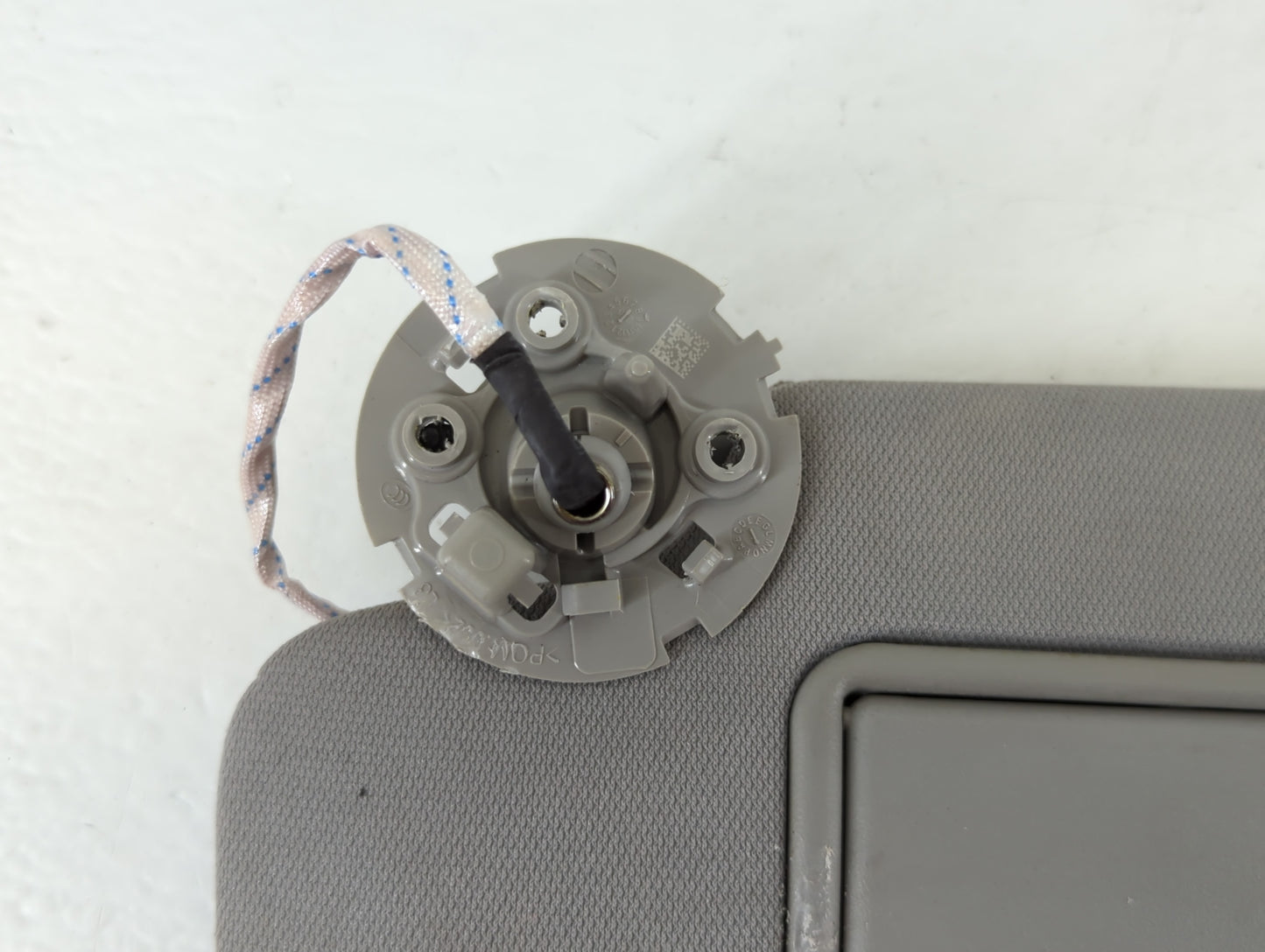 2016-2021 Chevrolet Malibu Sun Visor Shade Replacement Driver Left Mirror Fits Fits 2016 2017 2018 2019 2020 2021 OEM Used A