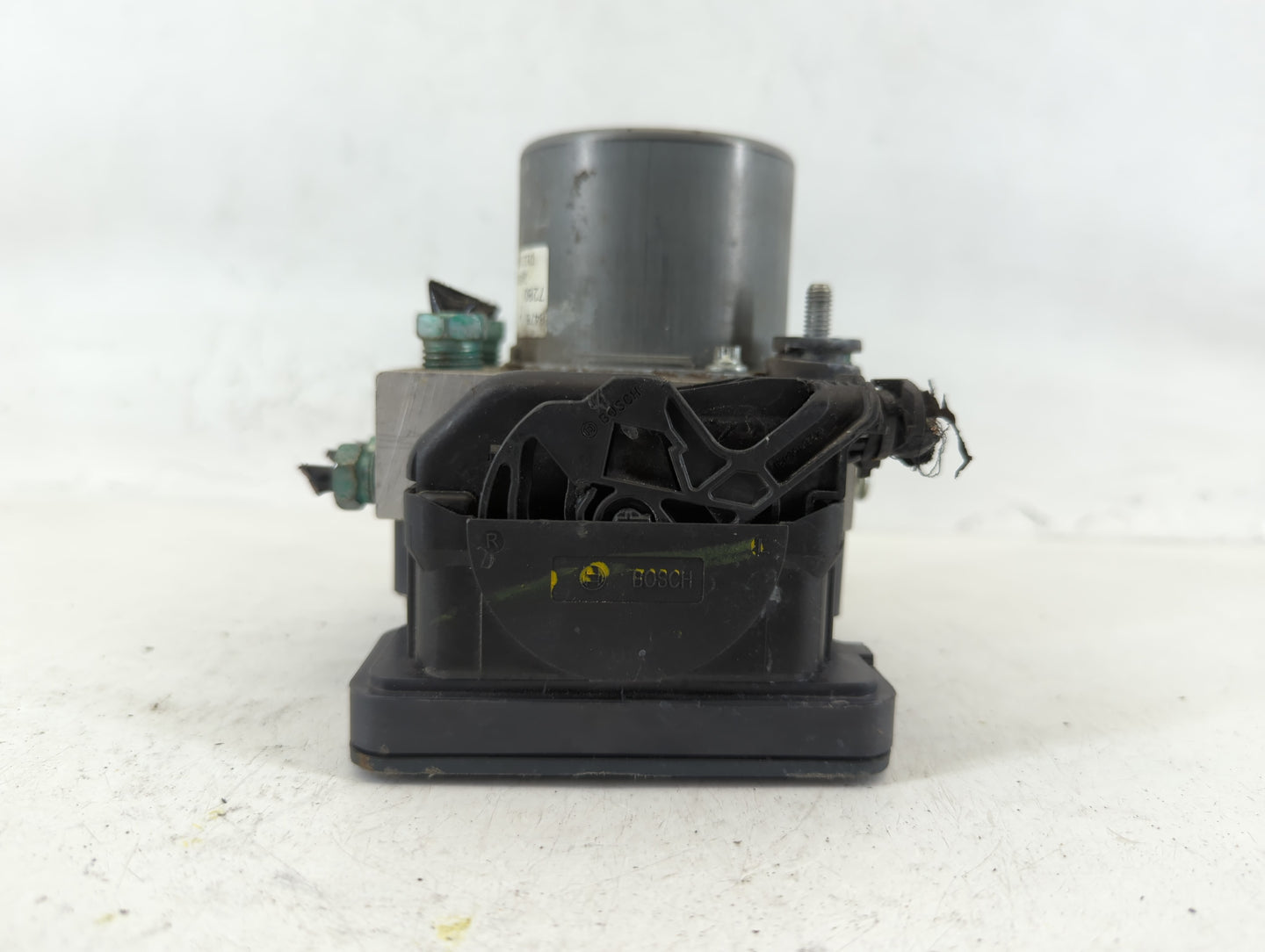 2019-2021 Chevrolet Malibu ABS Pump Control Module Replacement P/N:84767280 Fits Fits 2019 2020 2021 OEM Used Auto Parts - O