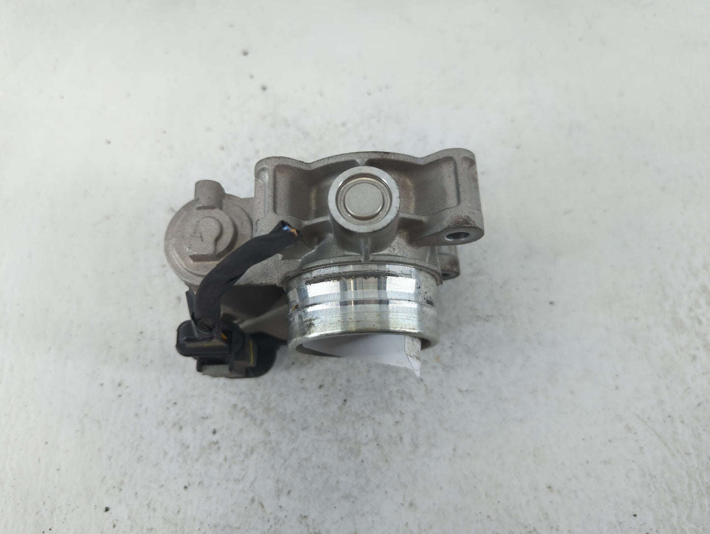 2016-2021 Chevrolet Malibu Throttle Body P/N:12671379AA Fits Fits 2016 2017 2018 2019 2020 2021 2022 OEM Used Auto Parts - O