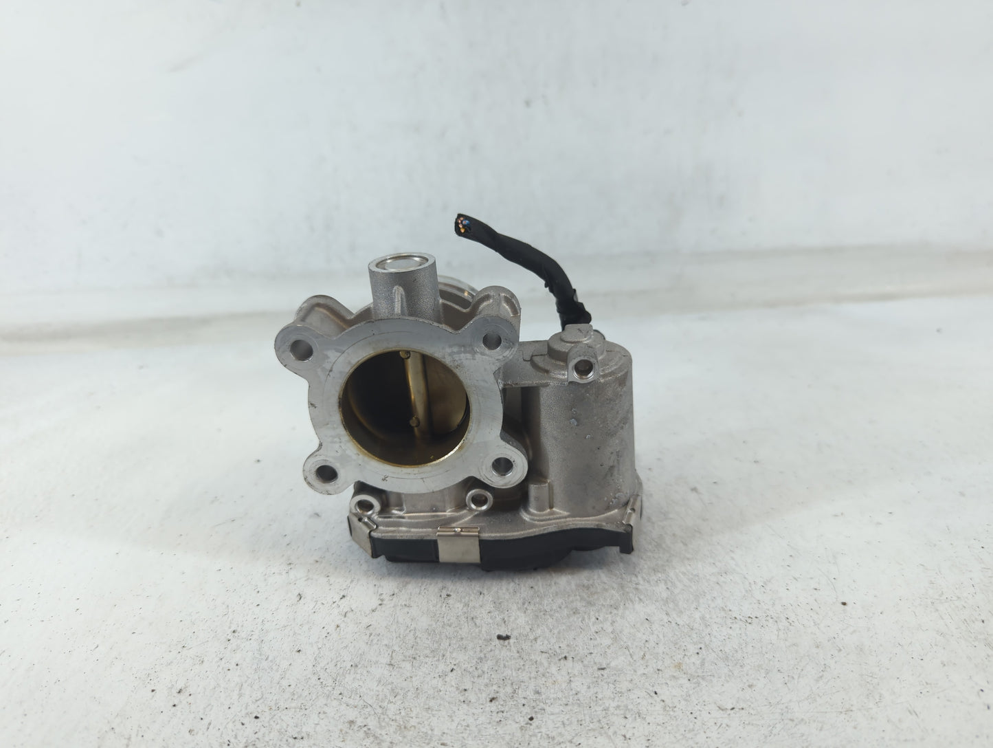 2016-2021 Chevrolet Malibu Throttle Body P/N:12671379AA Fits Fits 2016 2017 2018 2019 2020 2021 2022 OEM Used Auto Parts - O