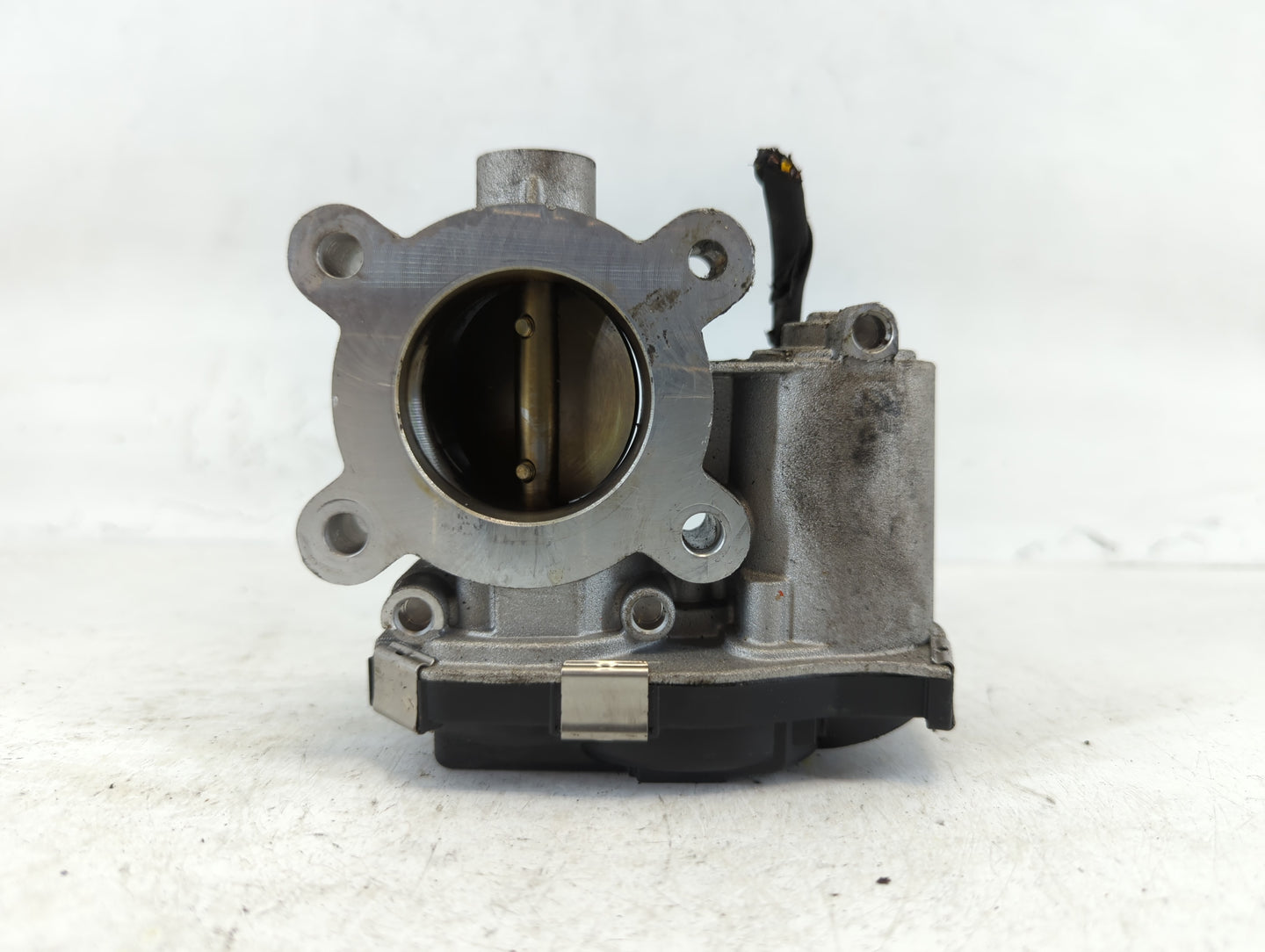 2016-2021 Chevrolet Malibu Throttle Body P/N:12671379AA Fits Fits 2016 2017 2018 2019 2020 2021 2022 OEM Used Auto Parts - O