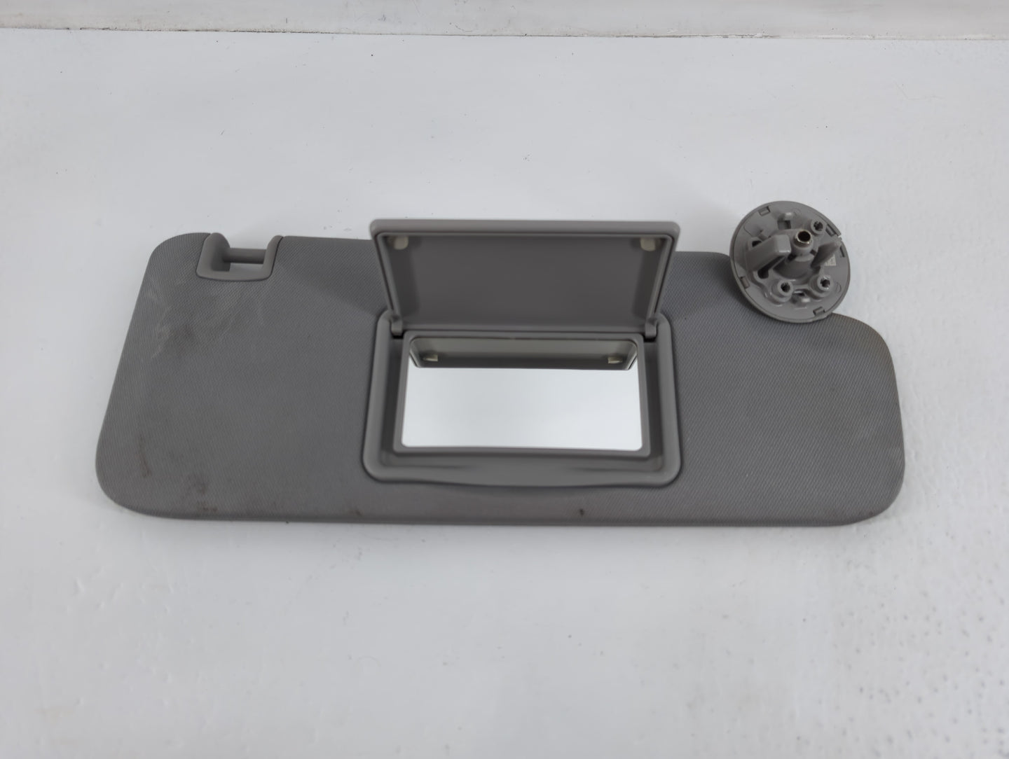 2016-2021 Chevrolet Malibu Sun Visor Shade Replacement Passenger Right Mirror Fits Fits 2016 2017 2018 2019 2020 2021 OEM Us