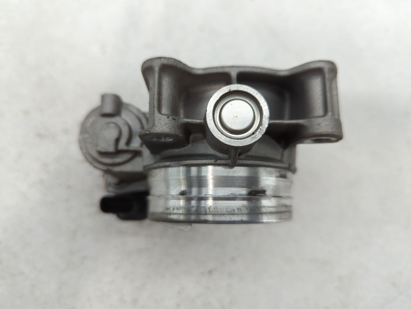 2013-2021 Chevrolet Malibu Throttle Body P/N:12681472AA Fits Fits 2013 2014 2015 2016 2017 2018 2019 2020 2021 OEM Used Auto