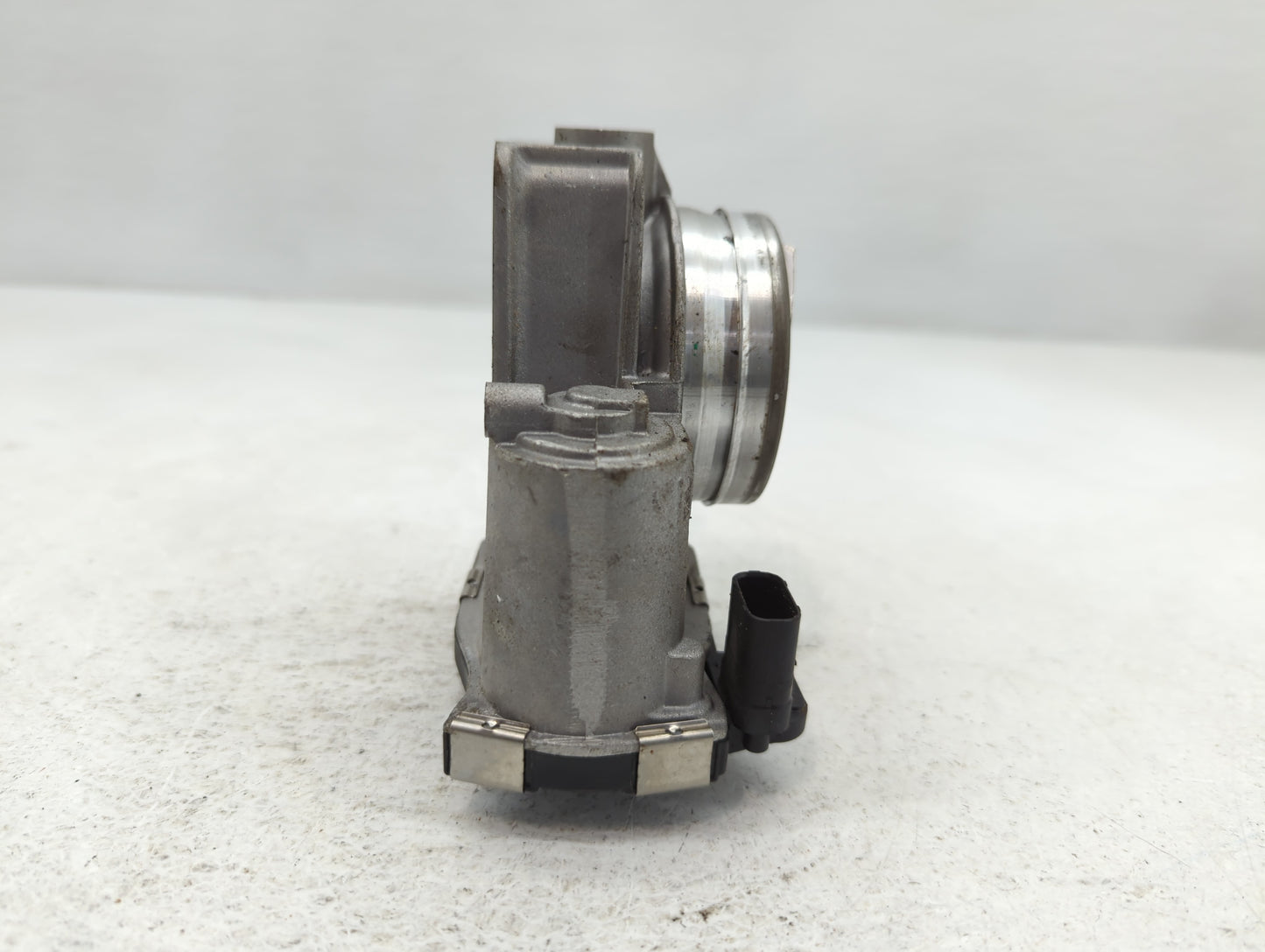 2013-2021 Chevrolet Malibu Throttle Body P/N:12681472AA Fits Fits 2013 2014 2015 2016 2017 2018 2019 2020 2021 OEM Used Auto