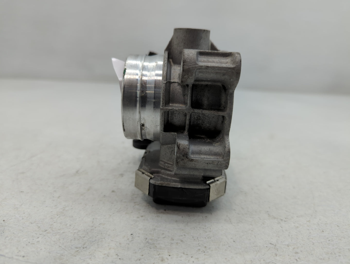 2016-2021 Chevrolet Malibu Throttle Body P/N:12671379AA Fits Fits 2016 2017 2018 2019 2020 2021 2022 OEM Used Auto Parts - O