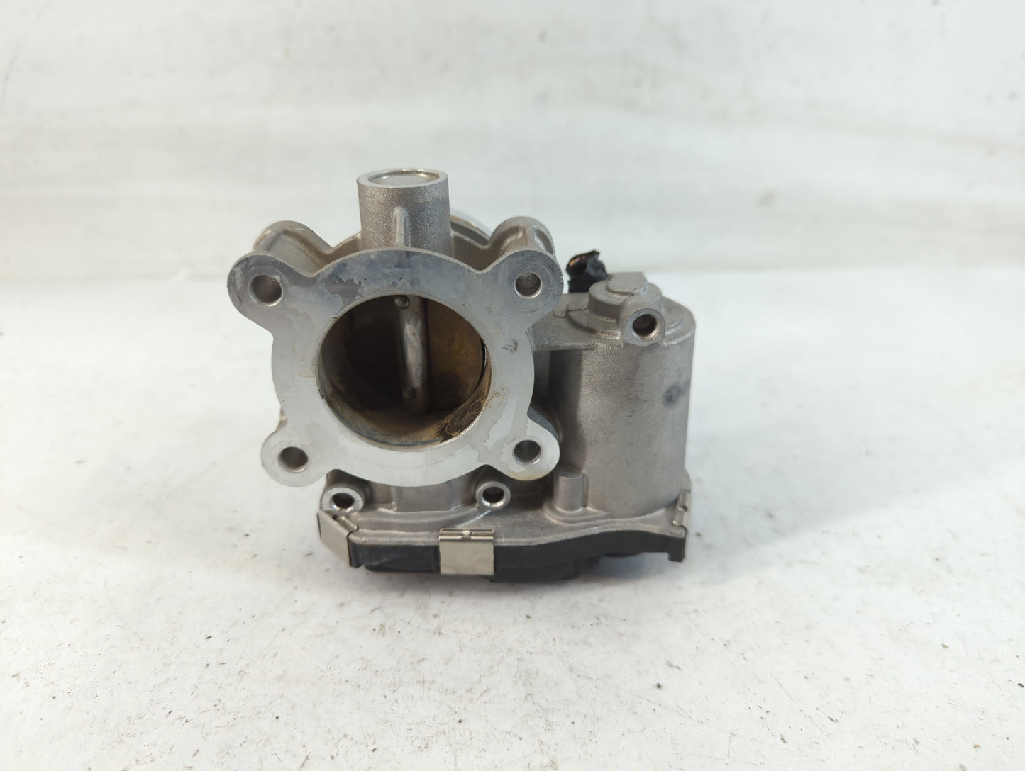 2016-2021 Chevrolet Malibu Throttle Body P/N:12671379AA Fits Fits 2016 2017 2018 2019 2020 2021 2022 OEM Used Auto Parts - O