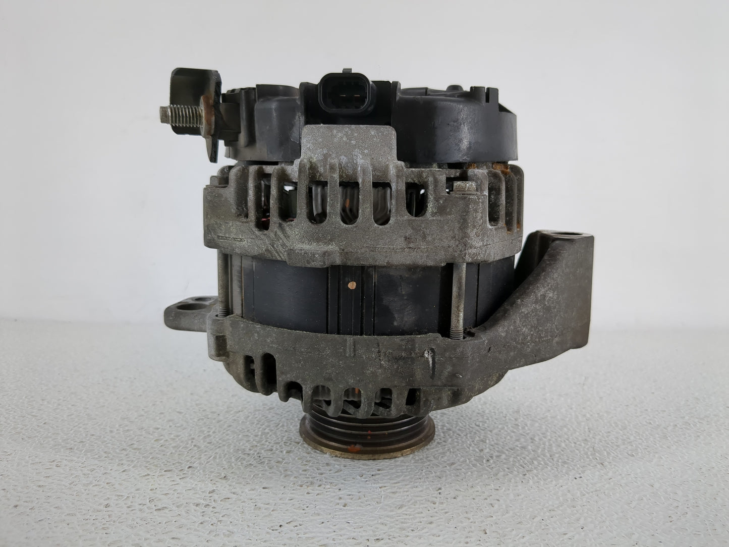 2019-2022 Chevrolet Silverado 1500 Alternator Replacement Generator Charging Assembly Engine OEM P/N:13539726 Fits OEM Used 