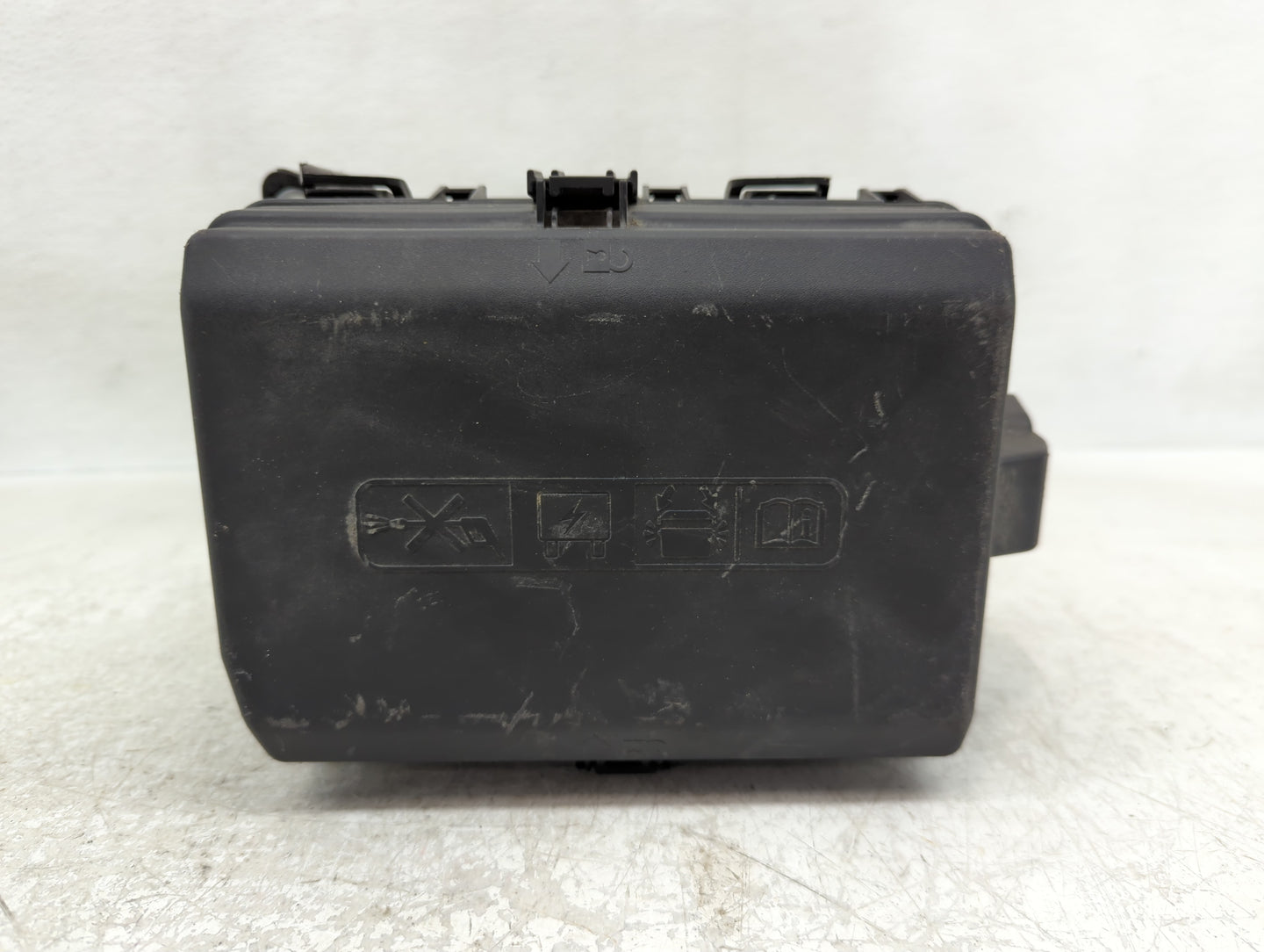2019-2022 Chevrolet Silverado 1500 Fusebox Fuse Box Panel Relay Module P/N:84958052 01 Fits Fits 2019 2020 2021 2022 OEM Use