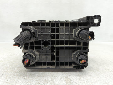 2019-2022 Chevrolet Silverado 1500 Fusebox Fuse Box Panel Relay Module P/N:84958052 01 Fits Fits 2019 2020 2021 2022 OEM Used Auto Parts