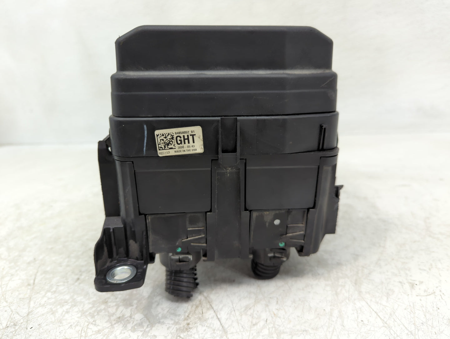 2019-2022 Chevrolet Silverado 1500 Fusebox Fuse Box Panel Relay Module P/N:84958052 01 Fits Fits 2019 2020 2021 2022 OEM Use