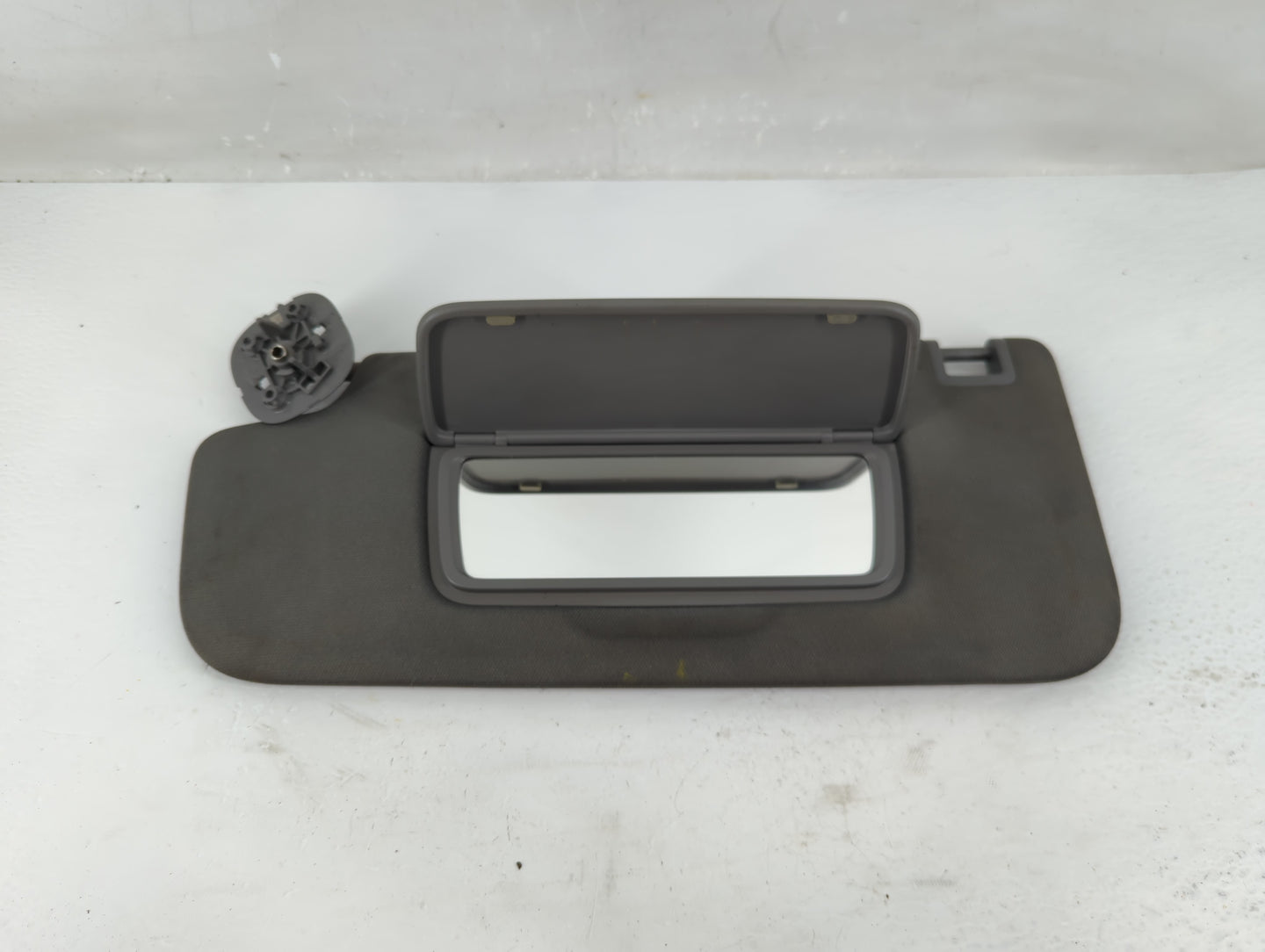 2019-2022 Chevrolet Silverado 1500 Sun Visor Shade Replacement Driver Left Mirror Fits Fits 2019 2020 2021 2022 OEM Used Aut