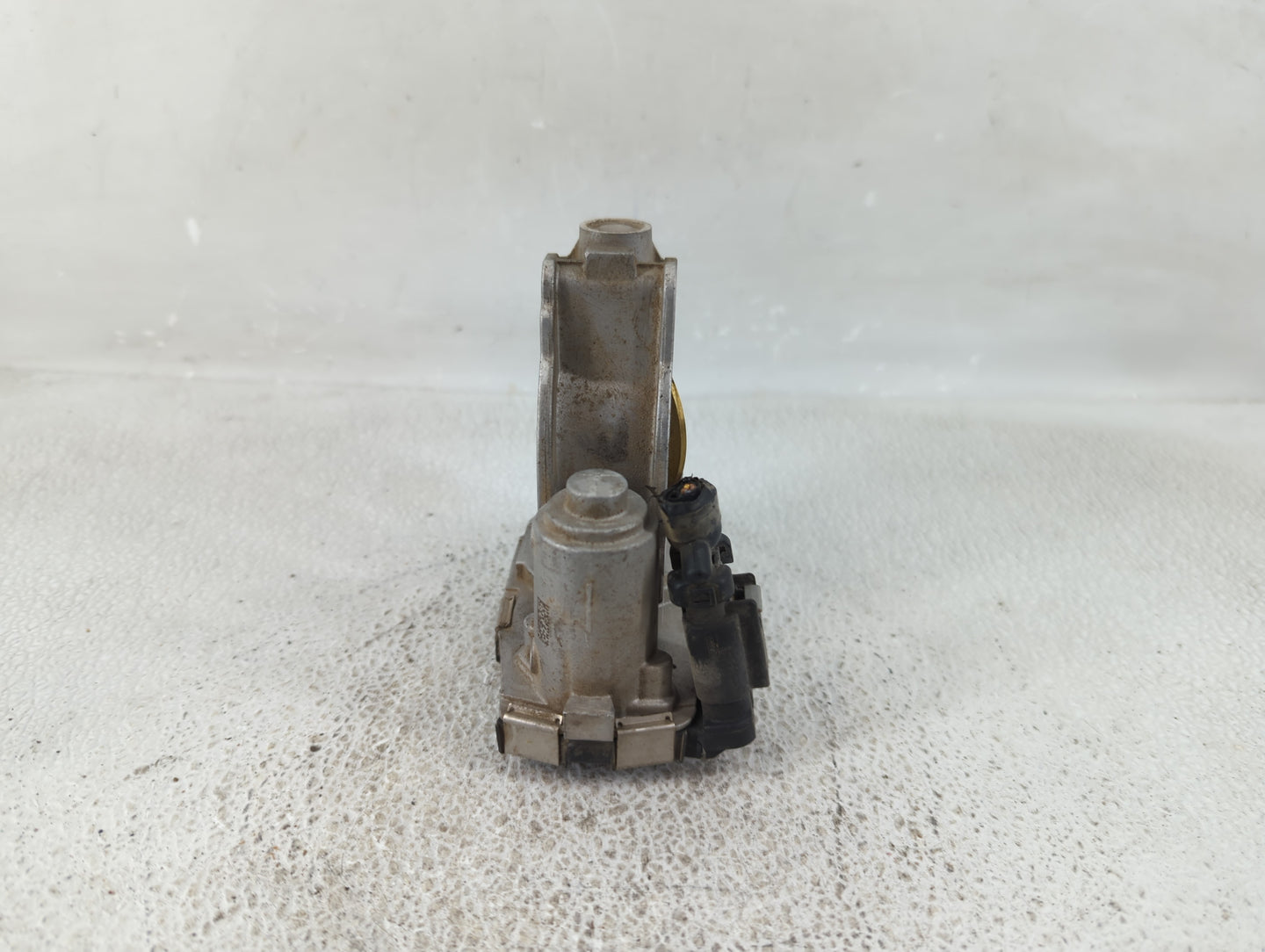 2021-2022 Chevrolet Silverado 1500 Throttle Body P/N:12710643 Fits Fits 2021 2022 OEM Used Auto Parts - Oemusedautoparts1.co