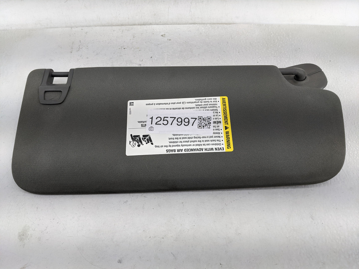 2019-2022 Chevrolet Silverado 1500 Sun Visor Shade Replacement Driver Left Mirror Fits Fits 2019 2020 2021 2022 OEM Used Aut