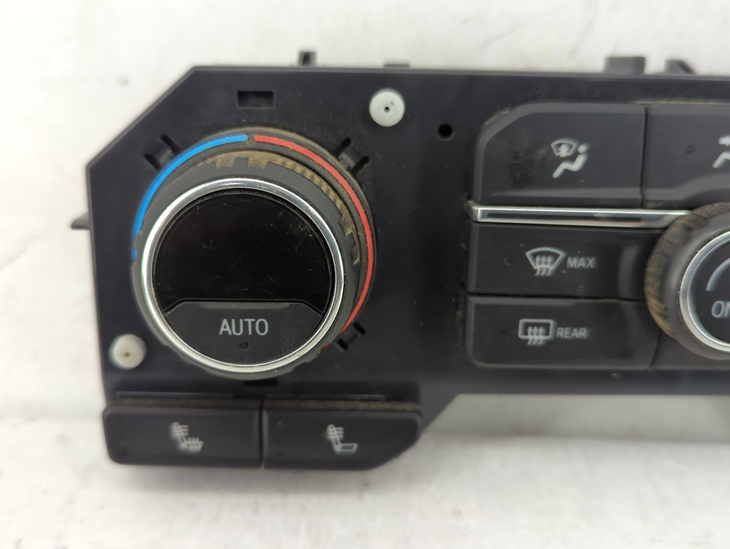 2020-2022 Chevrolet Silverado 1500 Climate Control Module Temperature AC/Heater Replacement P/N:84692241 Fits Fits 2020 2021