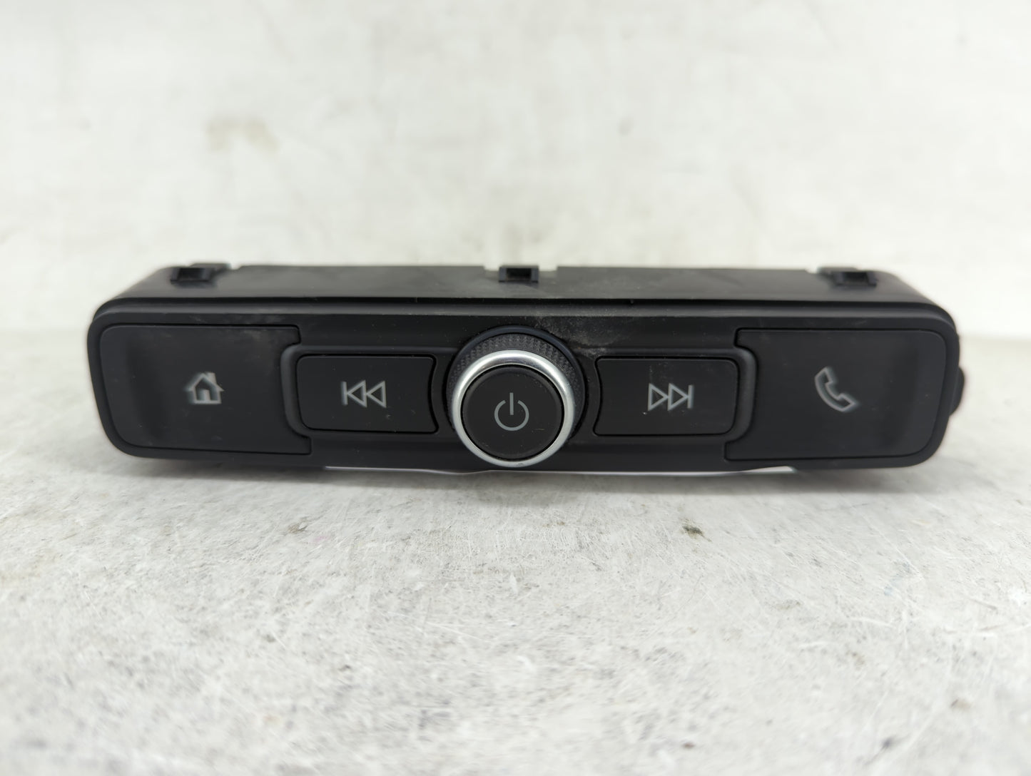 2020-2022 Chevrolet Silverado 1500 Radio AM FM Cd Player Receiver Replacement P/N:84799539 Fits Fits 2020 2021 2022 OEM Used