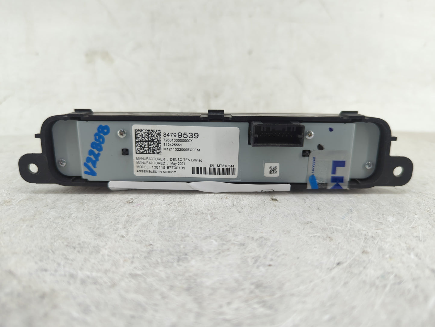 2020-2022 Chevrolet Silverado 1500 Radio AM FM Cd Player Receiver Replacement P/N:84799539 Fits Fits 2020 2021 2022 OEM Used