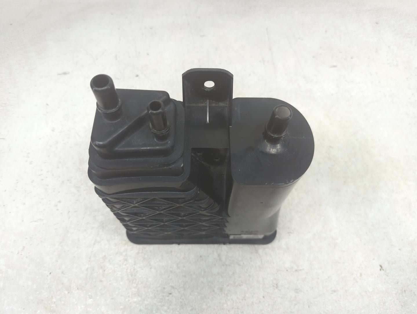2021 Chevrolet Silverado 1500 Fuel Vapor Charcoal Canister - Oemusedautoparts1.com