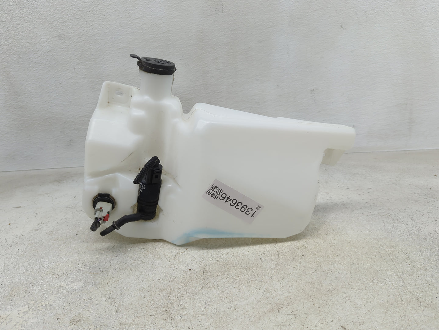 2019 Silverado 1500 Radiator Coolant Overflow Expansion Tank Bottle - Oemusedautoparts1.com