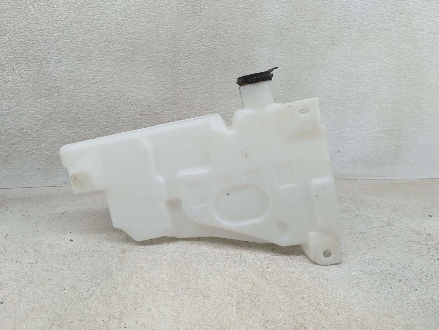 2019 Silverado 1500 Radiator Coolant Overflow Expansion Tank Bottle - Oemusedautoparts1.com