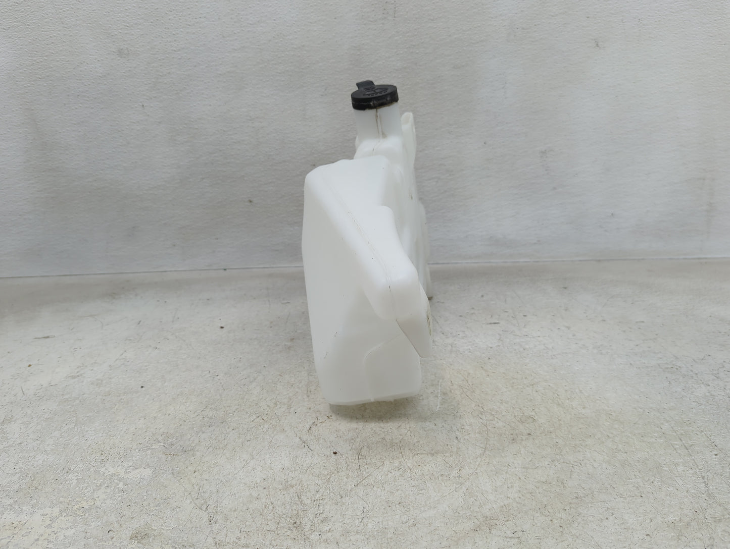2019 Silverado 1500 Radiator Coolant Overflow Expansion Tank Bottle - Oemusedautoparts1.com