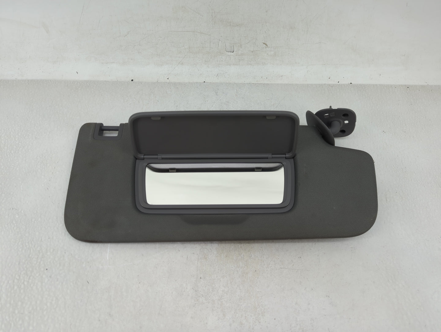 2019-2022 Chevrolet Silverado 1500 Sun Visor Shade Replacement Passenger Right Mirror Fits Fits 2019 2020 2021 2022 OEM Used