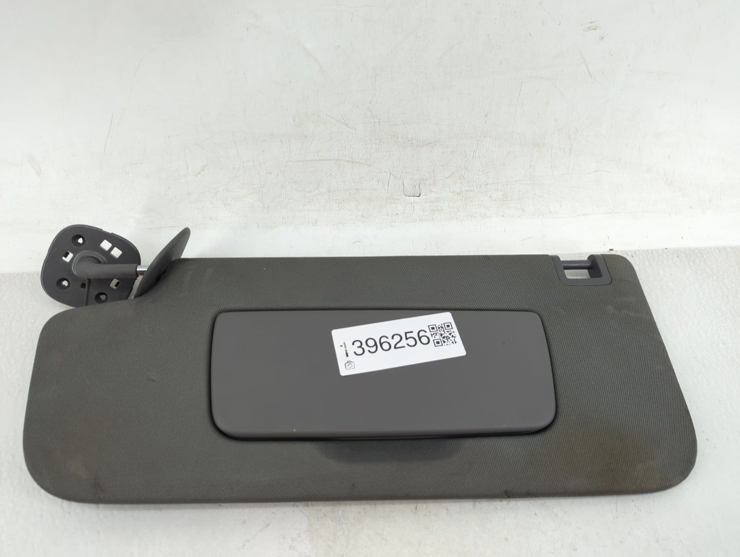 2019-2022 Chevrolet Silverado 1500 Sun Visor Shade Replacement Driver Left Mirror Fits Fits 2019 2020 2021 2022 OEM Used Aut