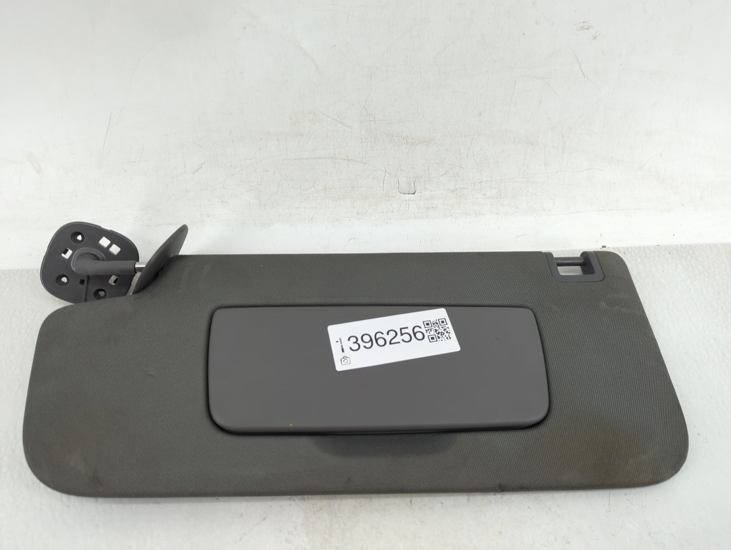 2019-2022 Chevrolet Silverado 1500 Sun Visor Shade Replacement Driver Left Mirror Fits Fits 2019 2020 2021 2022 OEM Used Aut
