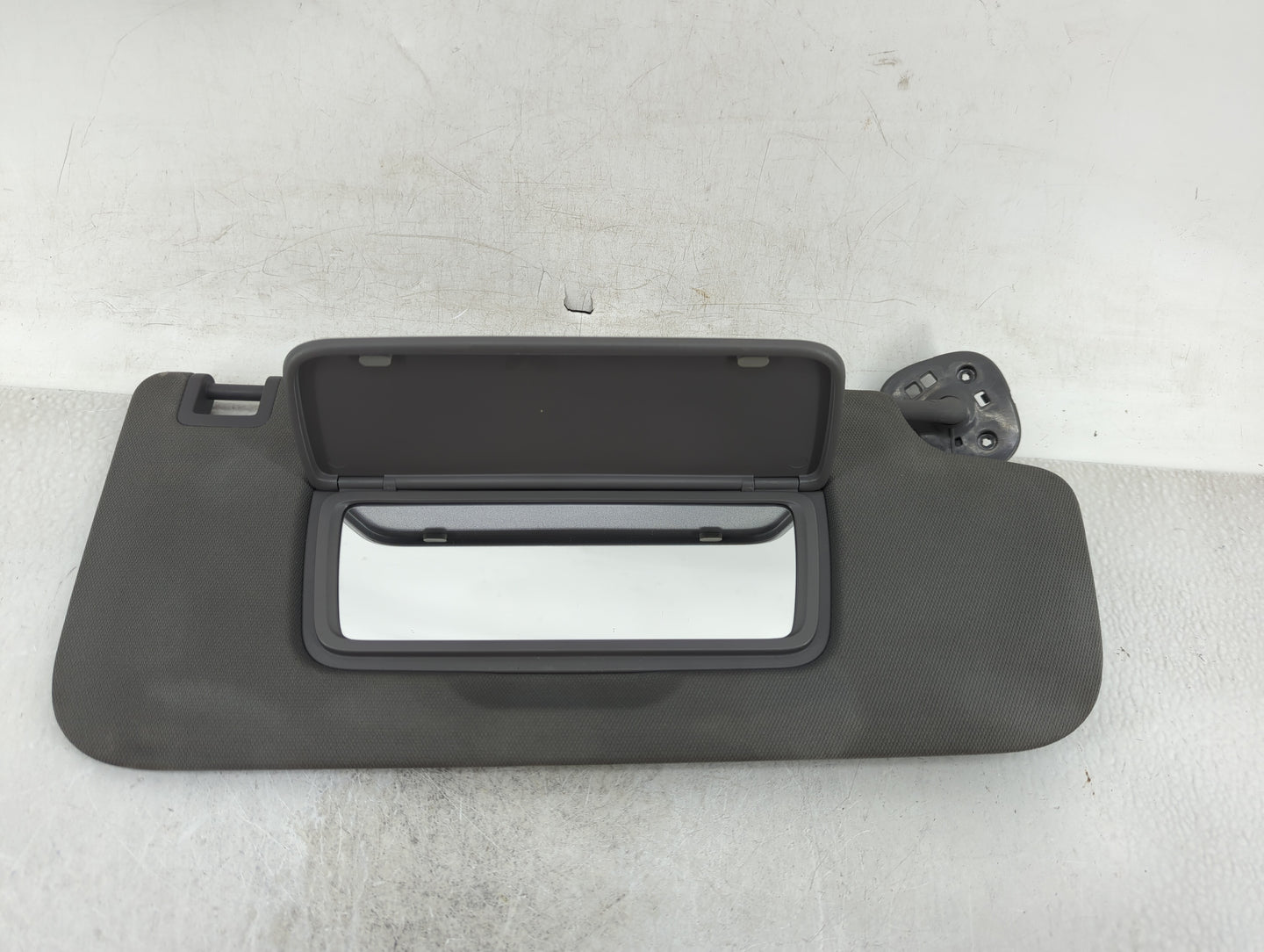 2019-2022 Chevrolet Silverado 1500 Sun Visor Shade Replacement Passenger Right Mirror Fits Fits 2019 2020 2021 2022 OEM Used