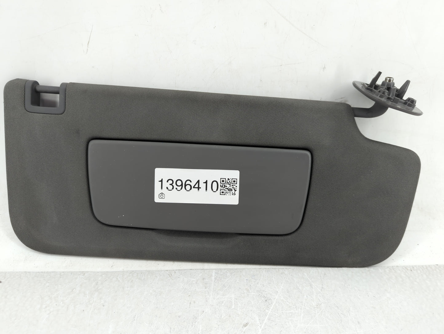 2019-2022 Chevrolet Silverado 1500 Sun Visor Shade Replacement Passenger Right Mirror Fits Fits 2019 2020 2021 2022 OEM Used