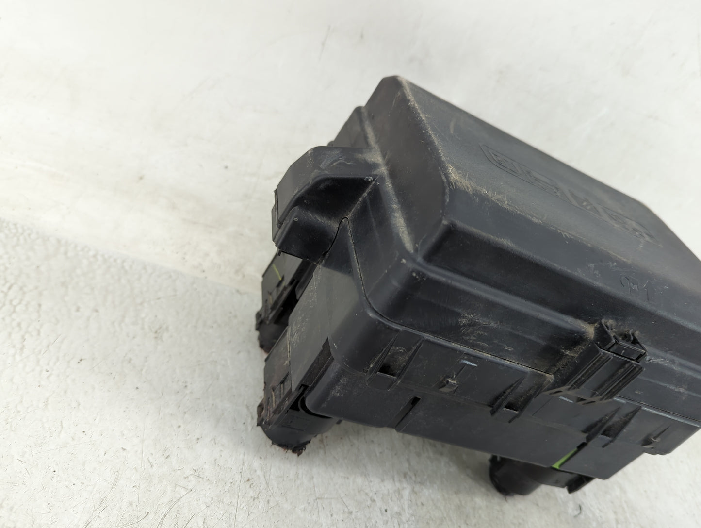 2019-2022 Chevrolet Silverado 1500 Fusebox Fuse Box Panel Relay Module Fits Fits 2019 2020 2021 2022 OEM Used Auto Parts - O