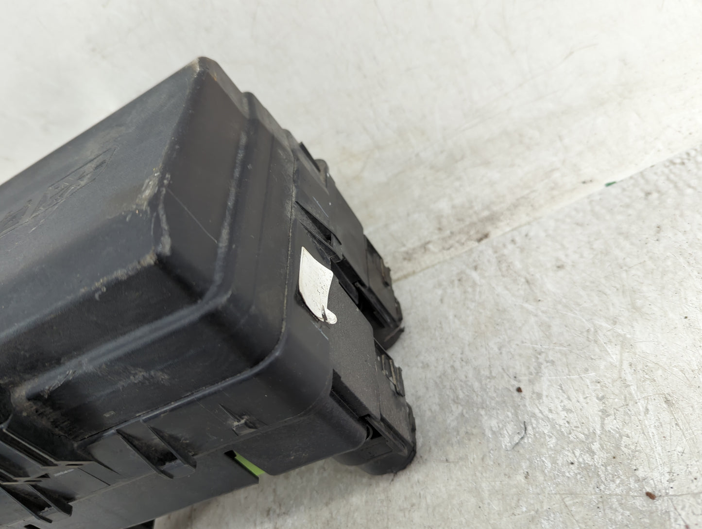 2019-2022 Chevrolet Silverado 1500 Fusebox Fuse Box Panel Relay Module Fits Fits 2019 2020 2021 2022 OEM Used Auto Parts - O