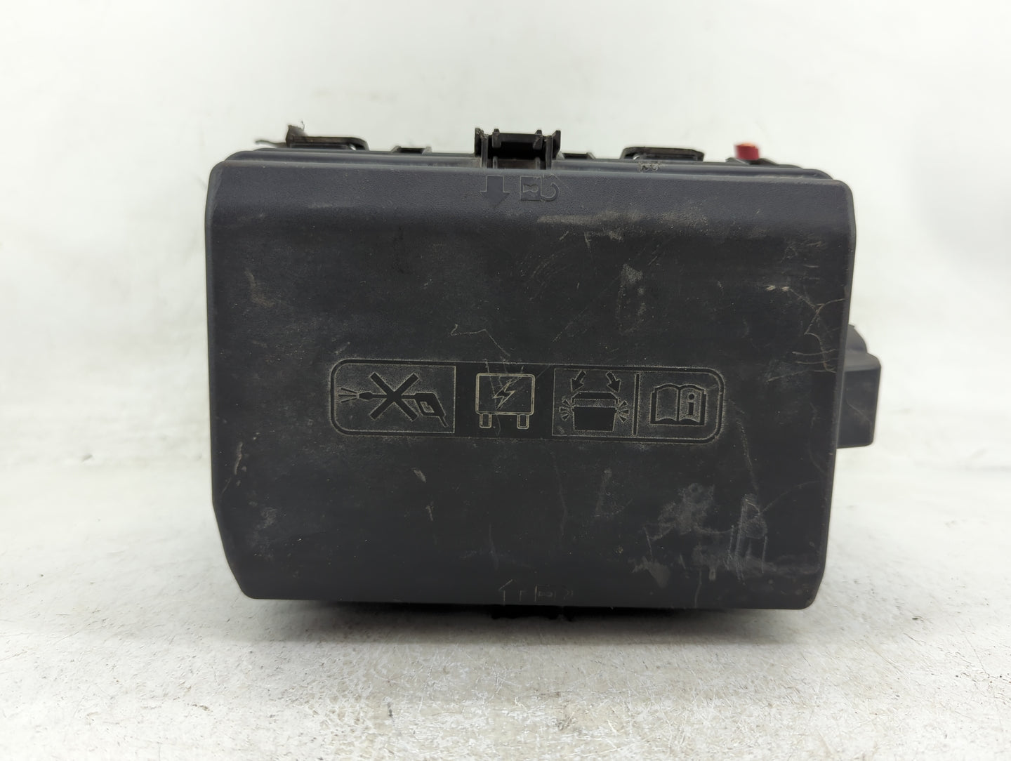 2021-2022 Chevrolet Silverado 1500 Fusebox Fuse Box Panel Relay Module Fits Fits 2021 2022 OEM Used Auto Parts - Oemusedauto