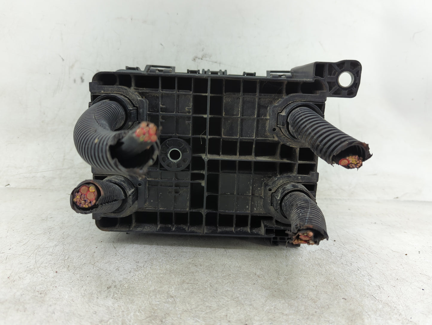 2021-2022 Chevrolet Silverado 1500 Fusebox Fuse Box Panel Relay Module Fits Fits 2021 2022 OEM Used Auto Parts - Oemusedauto