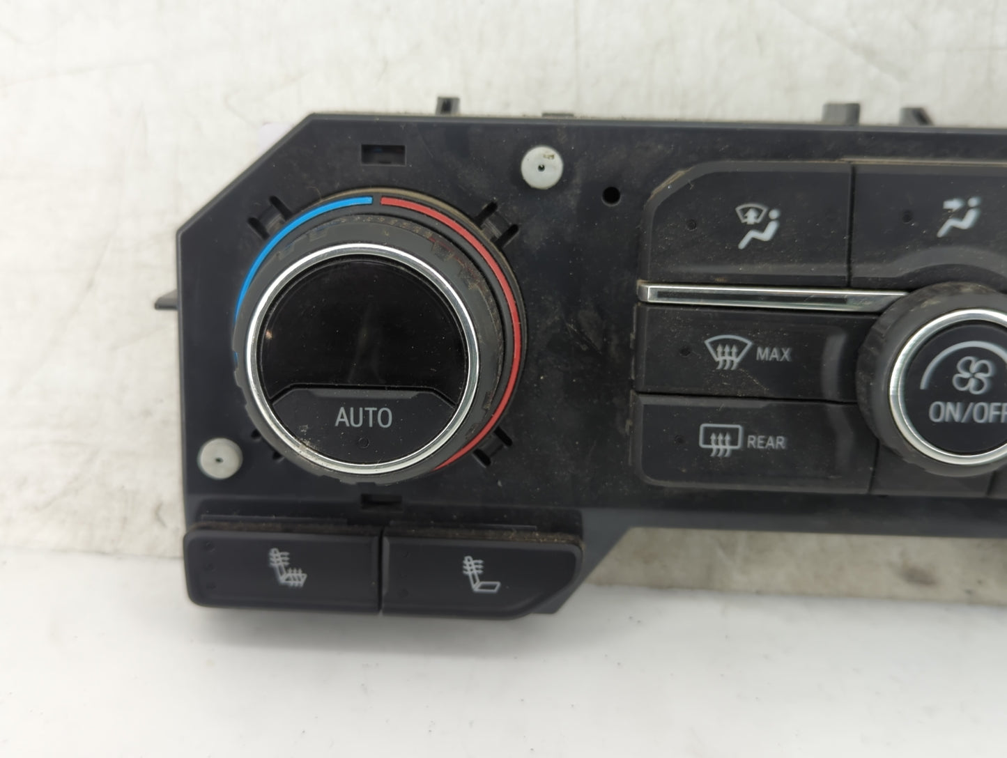 2020-2022 Chevrolet Silverado 1500 Climate Control Module Temperature AC/Heater Replacement P/N:84692241 Fits Fits 2020 2021