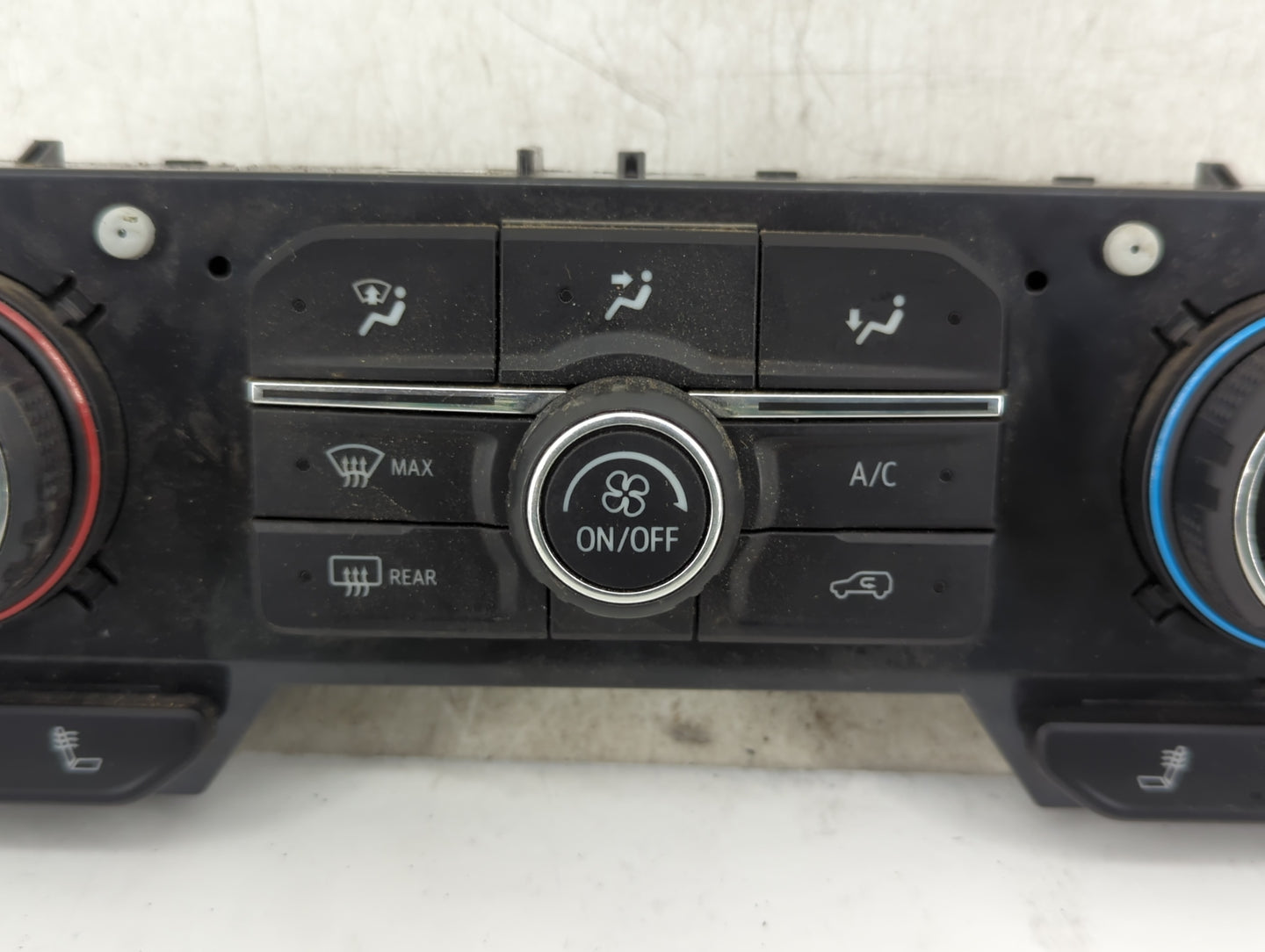 2020-2022 Chevrolet Silverado 1500 Climate Control Module Temperature AC/Heater Replacement P/N:84692241 Fits Fits 2020 2021
