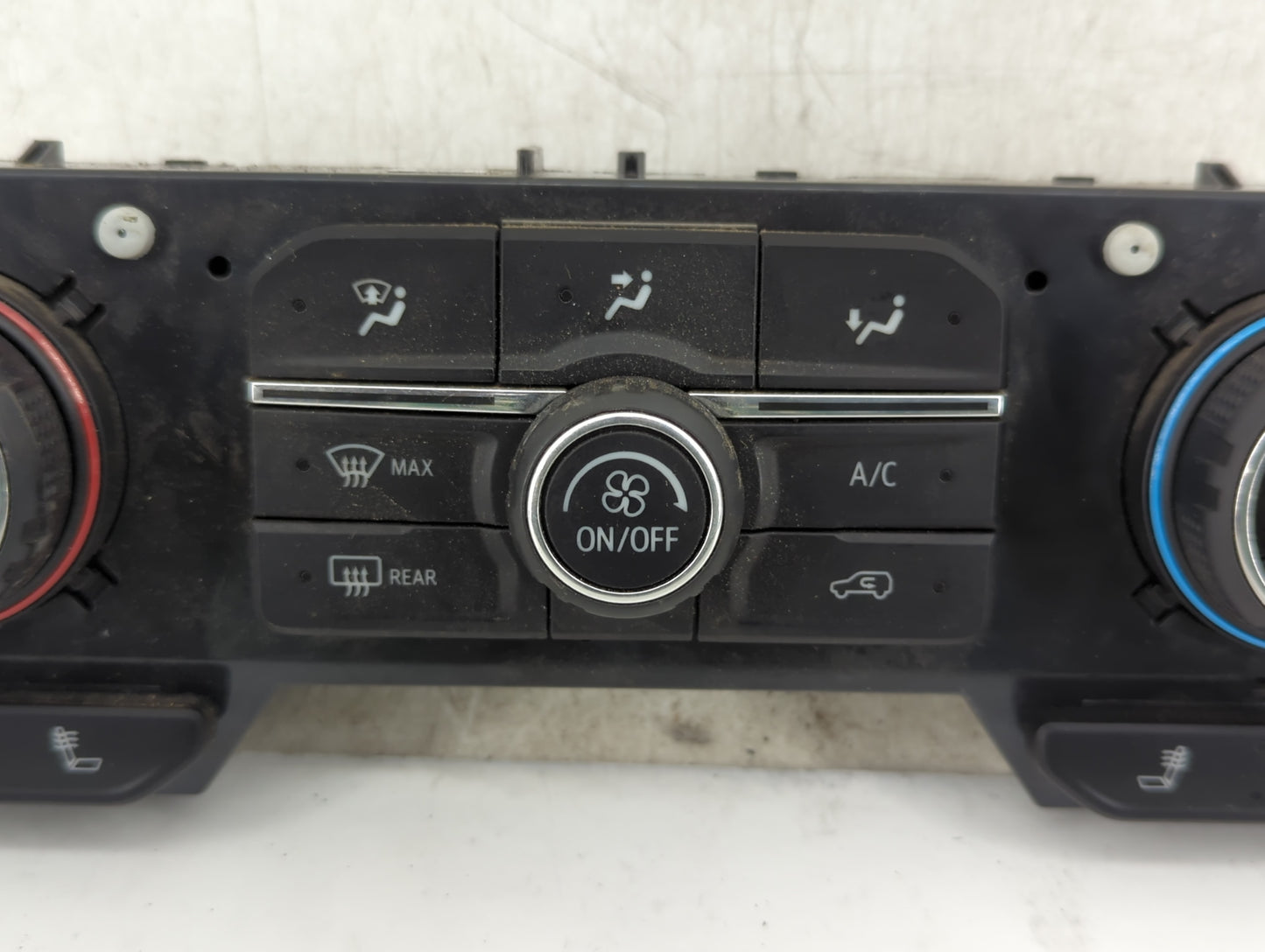 2020-2022 Chevrolet Silverado 1500 Climate Control Module Temperature AC/Heater Replacement P/N:84692241 Fits Fits 2020 2021