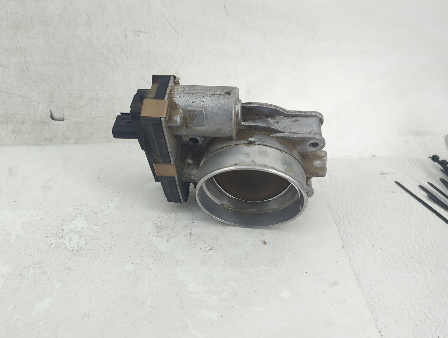 2014-2022 Chevrolet Silverado 1500 Throttle Body P/N:12713775 Fits Fits 2014 2015 2016 2017 2018 2019 2020 2021 2022 OEM Use