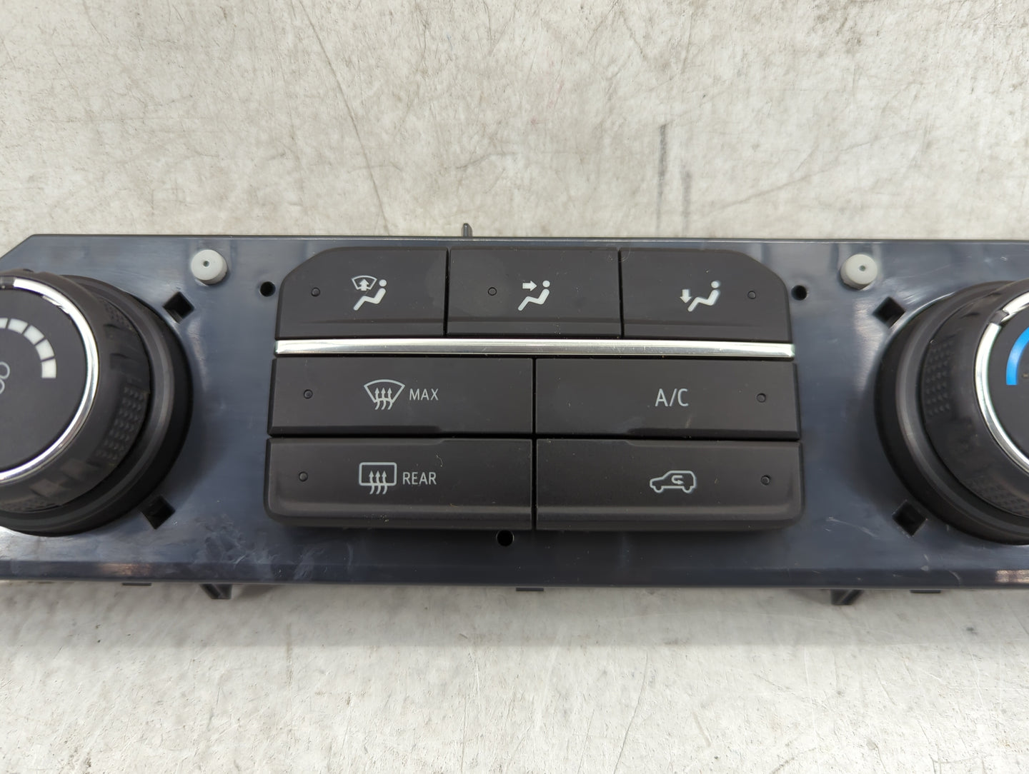 2019-2022 Chevrolet Silverado 1500 Climate Control Module Temperature AC/Heater Replacement P/N:84542734 7370200000000X Fits