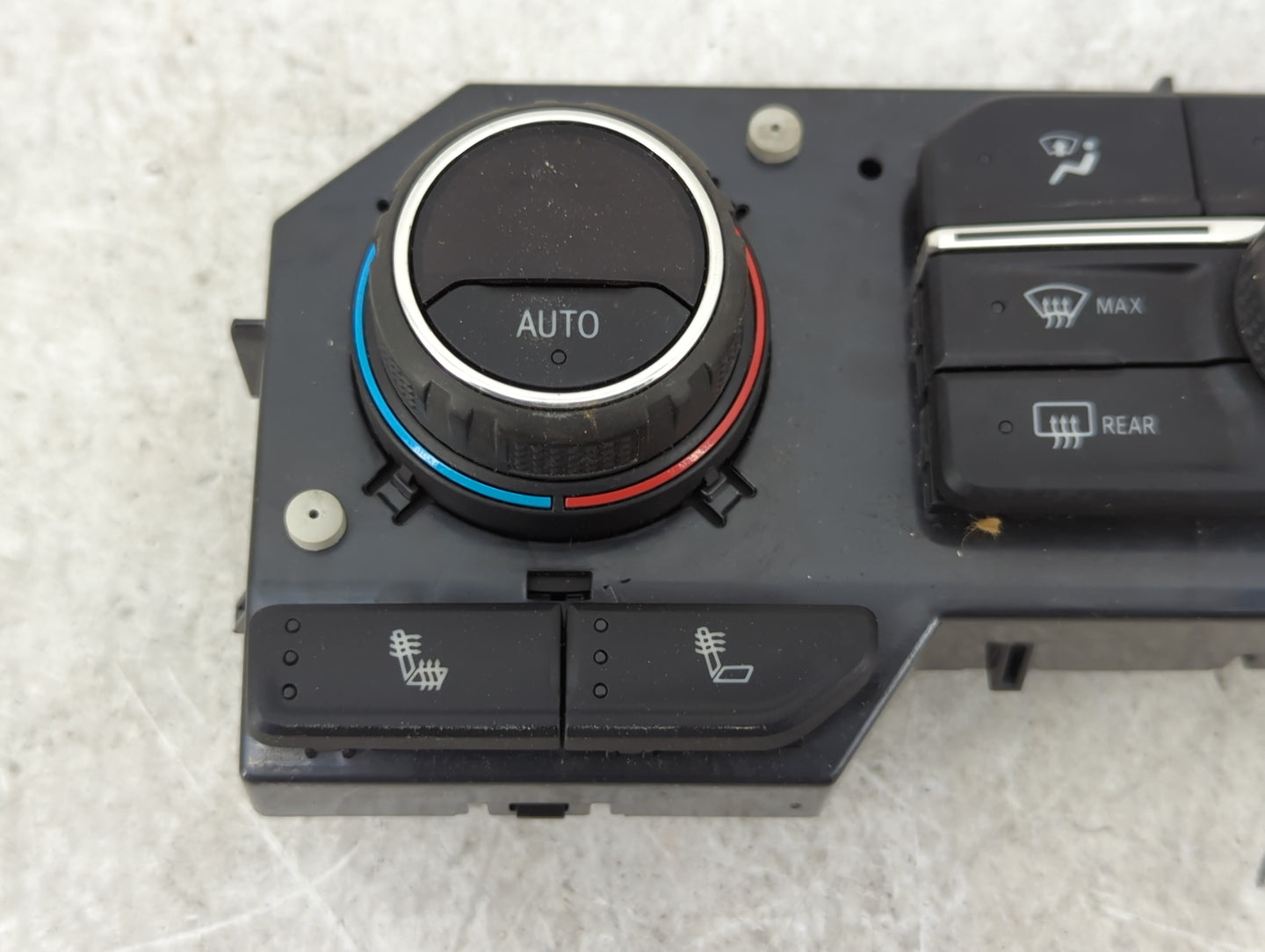 2020-2022 Chevrolet Silverado 1500 Climate Control Module Temperature AC/Heater Replacement P/N:84692241 Fits Fits 2020 2021