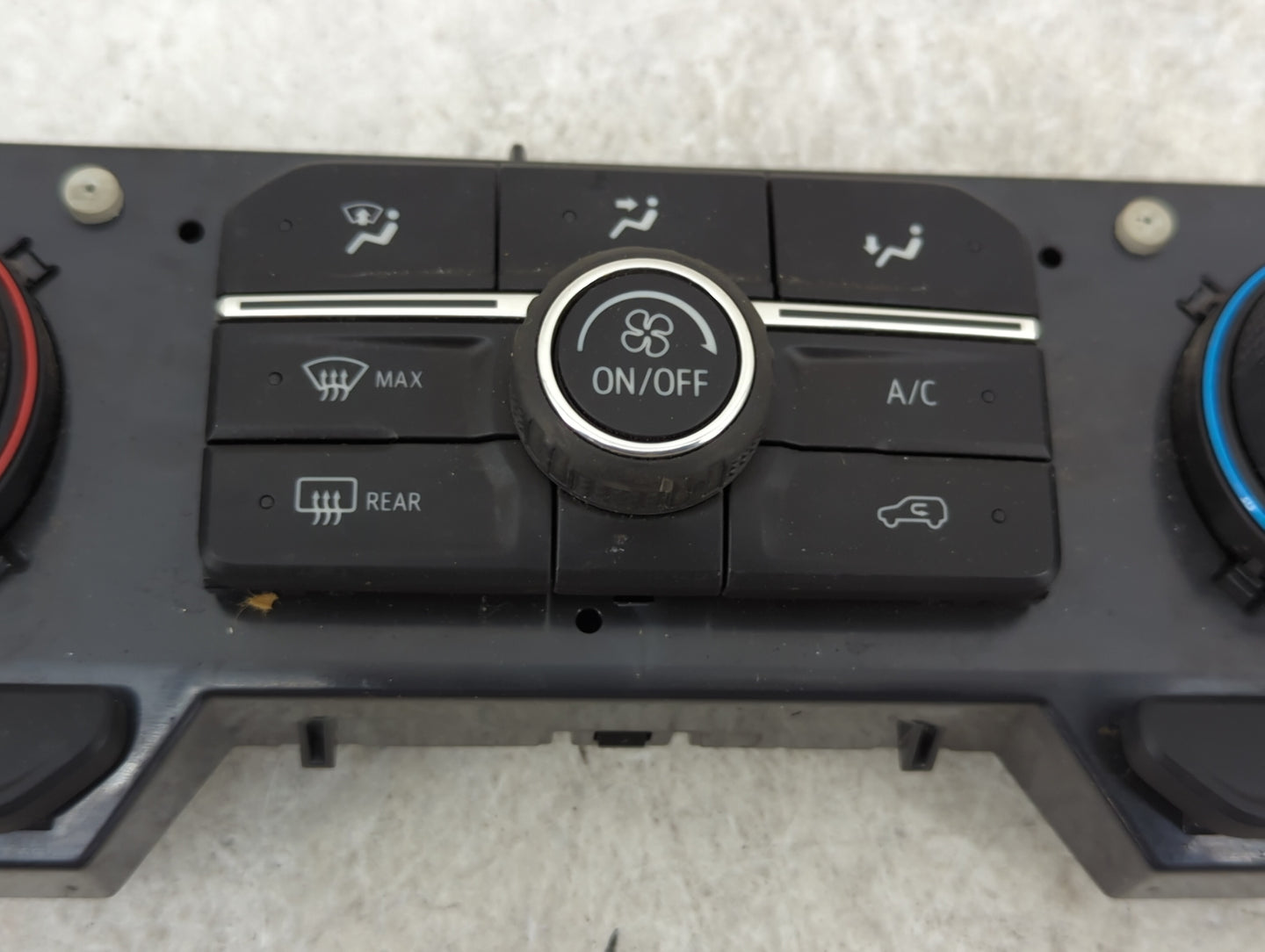 2020-2022 Chevrolet Silverado 1500 Climate Control Module Temperature AC/Heater Replacement P/N:84692241 Fits Fits 2020 2021