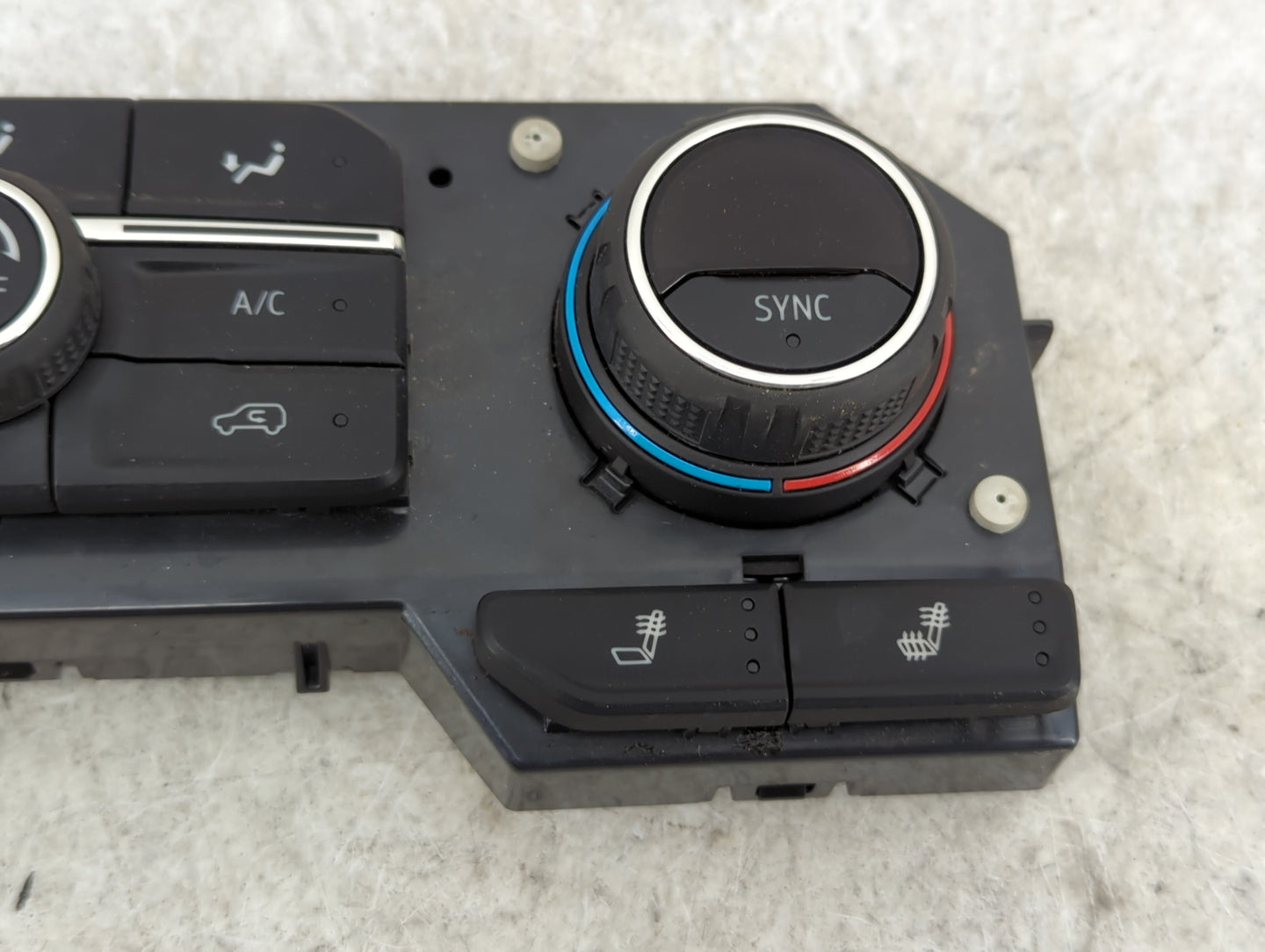 2020-2022 Chevrolet Silverado 1500 Climate Control Module Temperature AC/Heater Replacement P/N:84692241 Fits Fits 2020 2021