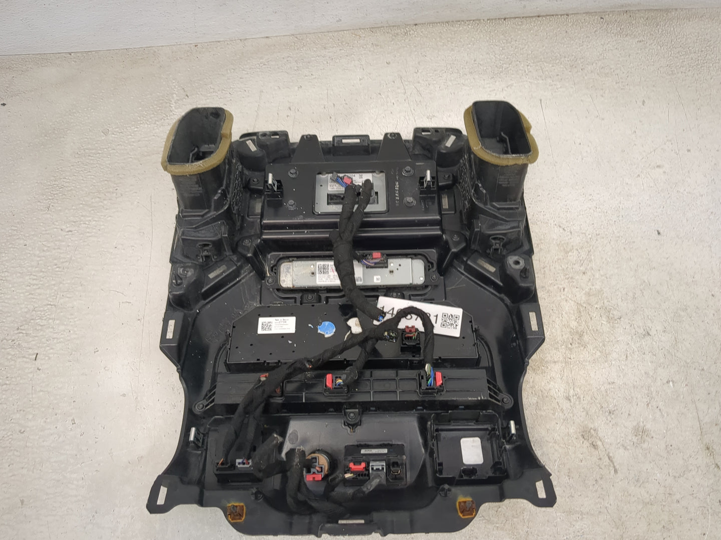 2020-2022 Chevrolet Silverado 1500 Information Display Screen 1468731 - Oemusedautoparts1.com