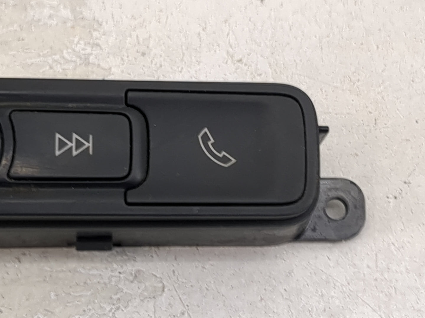 2019-2022 Chevrolet Silverado 1500 Radio Control Panel 1472701 - Oemusedautoparts1.com