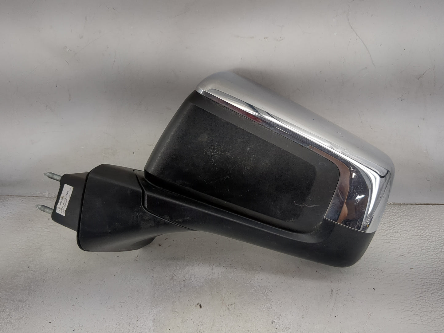 2019-2022 Chevrolet Silverado 1500 Driver Side View Mirror - Left Door Mirror OEM Used - Oemusedautoparts1.com