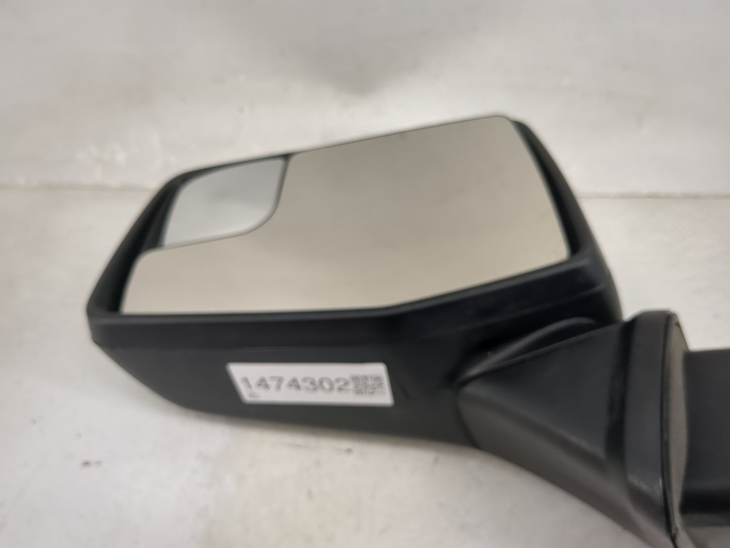 2019-2022 Chevrolet Silverado 1500 Driver Side View Mirror - Left Door Mirror OEM Used - Oemusedautoparts1.com