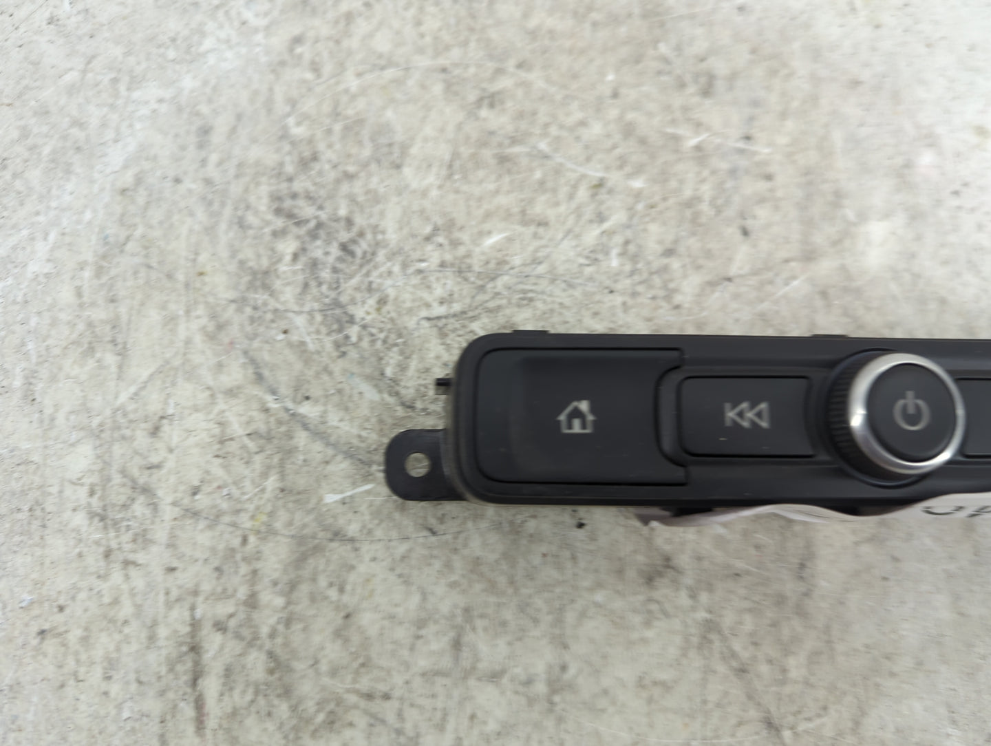 2019-2022 Chevrolet Silverado 1500 Radio Control Panel 1490027 - Oemusedautoparts1.com