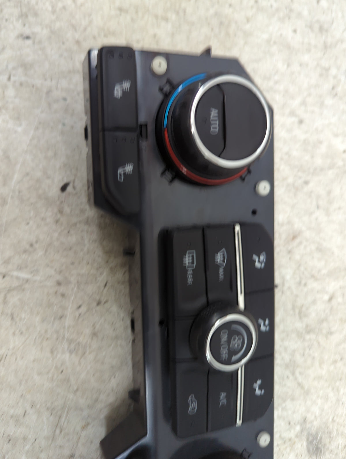 2020-2022 Chevrolet Silverado 1500 Climate Control Module Temperature AC/Heater Replacement P/N:84692241 Fits Fits 2020 2021