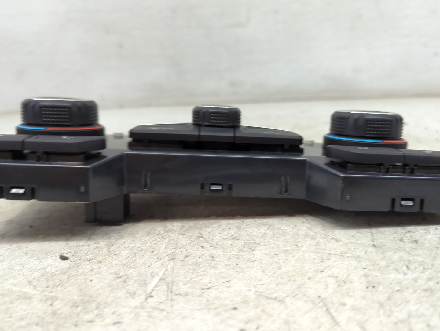 2020-2022 Chevrolet Silverado 1500 Climate Control Module Temperature AC/Heater Replacement P/N:84692241 Fits Fits 2020 2021